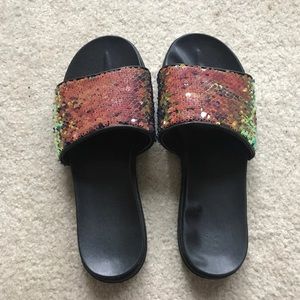 Double sided sequin slides